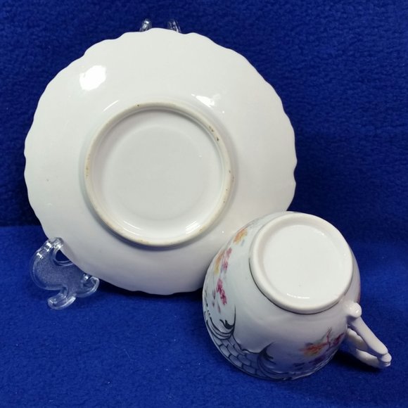 Vintage Floral and Gold Demitasse Cup and Saucer Set Unmarked AS IS - Picture 10 of 10